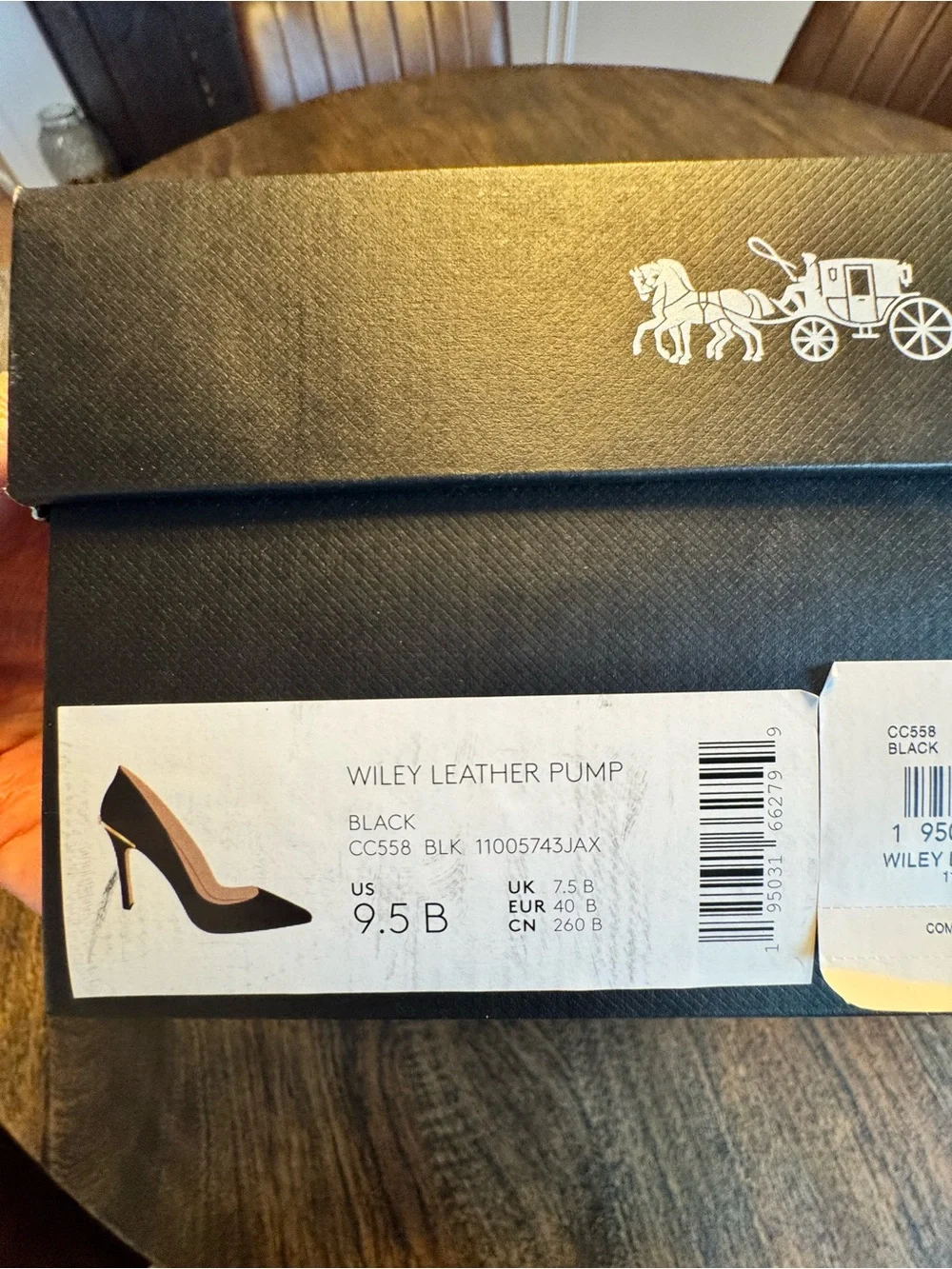 Coach Wiley Leather Pump Black Gold Hardware Heel Size 9.5 B Box Included